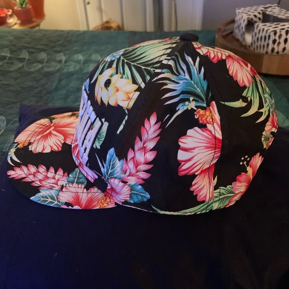 Hat - Picture 4 of 4